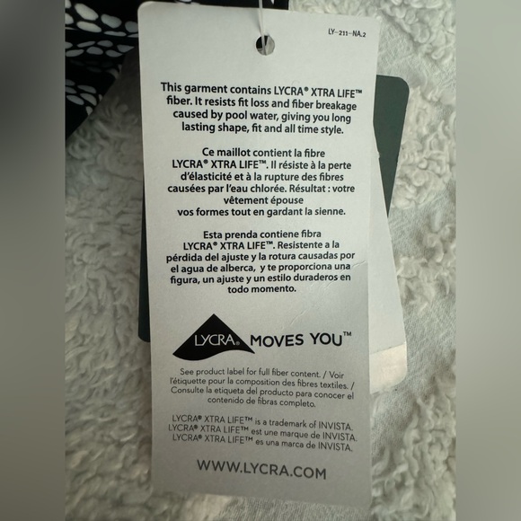 NWT LL BEAN SUN-BLOCKING 1 PIECE W/ADJUSTABLE STRAPS, B/W STRIPES SIZE 10 - Picture 6 of 7